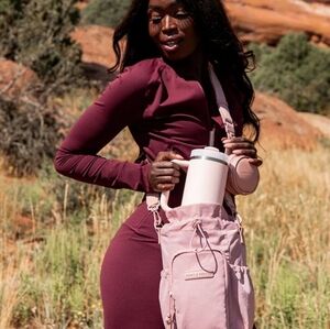 Poppy & Peonies Stay Cool Sling Bag Blush